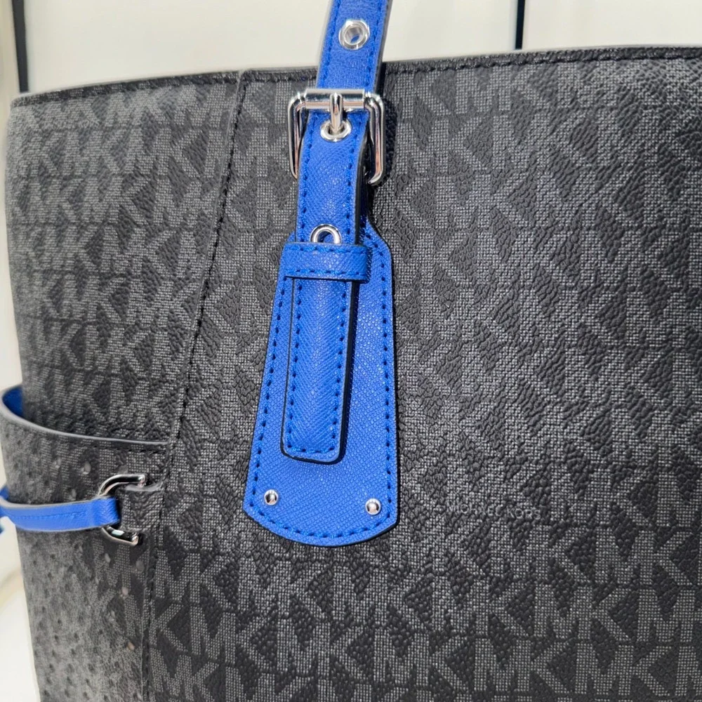 Michael Kors Voyager EW Tote Bag Black Grey Signature Logo Blue Trim - Picture 3 of 15